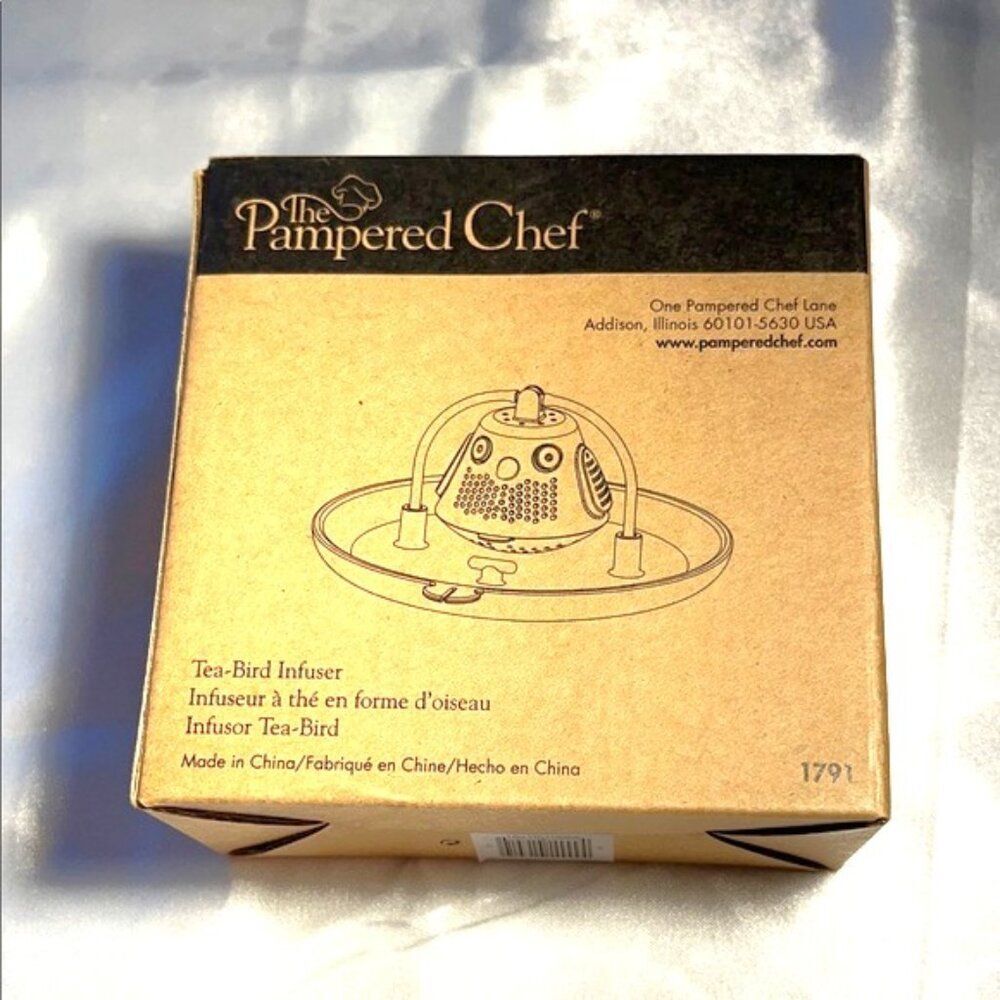Pampered Chef Tea-Bird Infuser in Tan Box